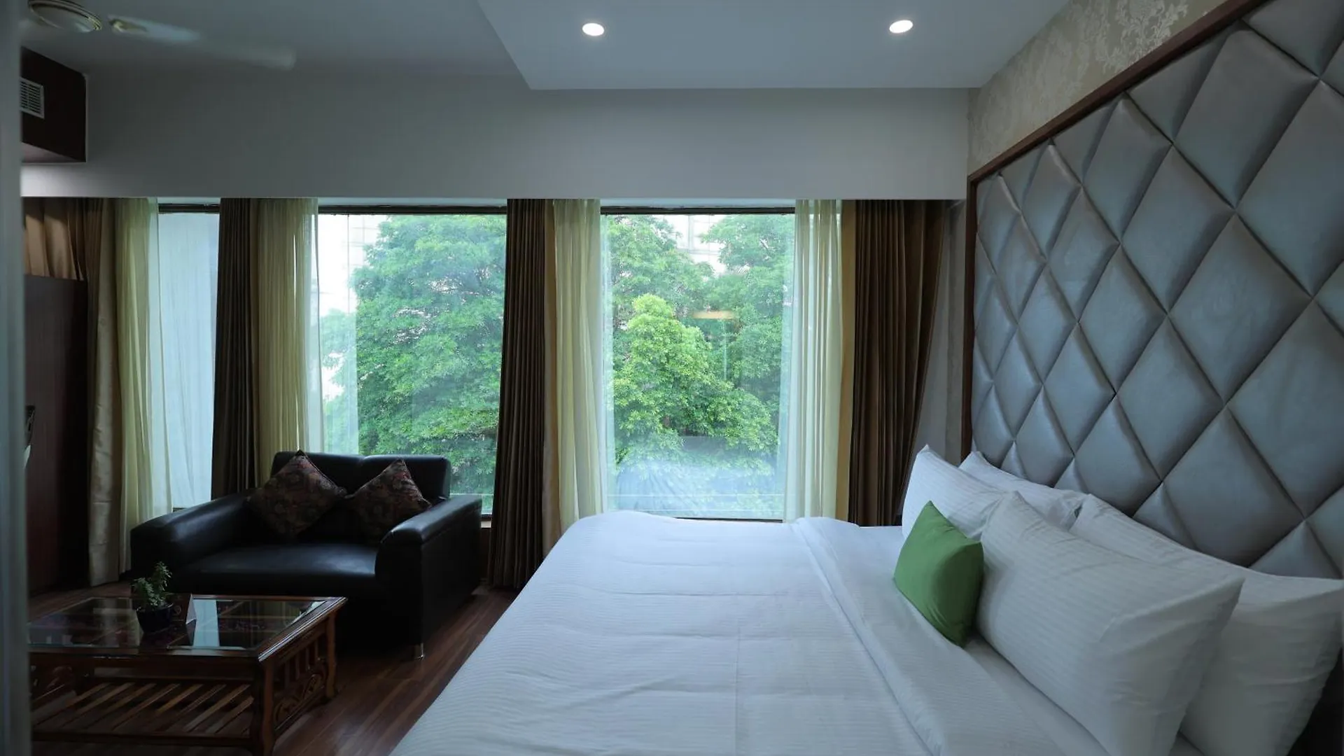 Aliste Millennium City Center Gurgaon Hotel