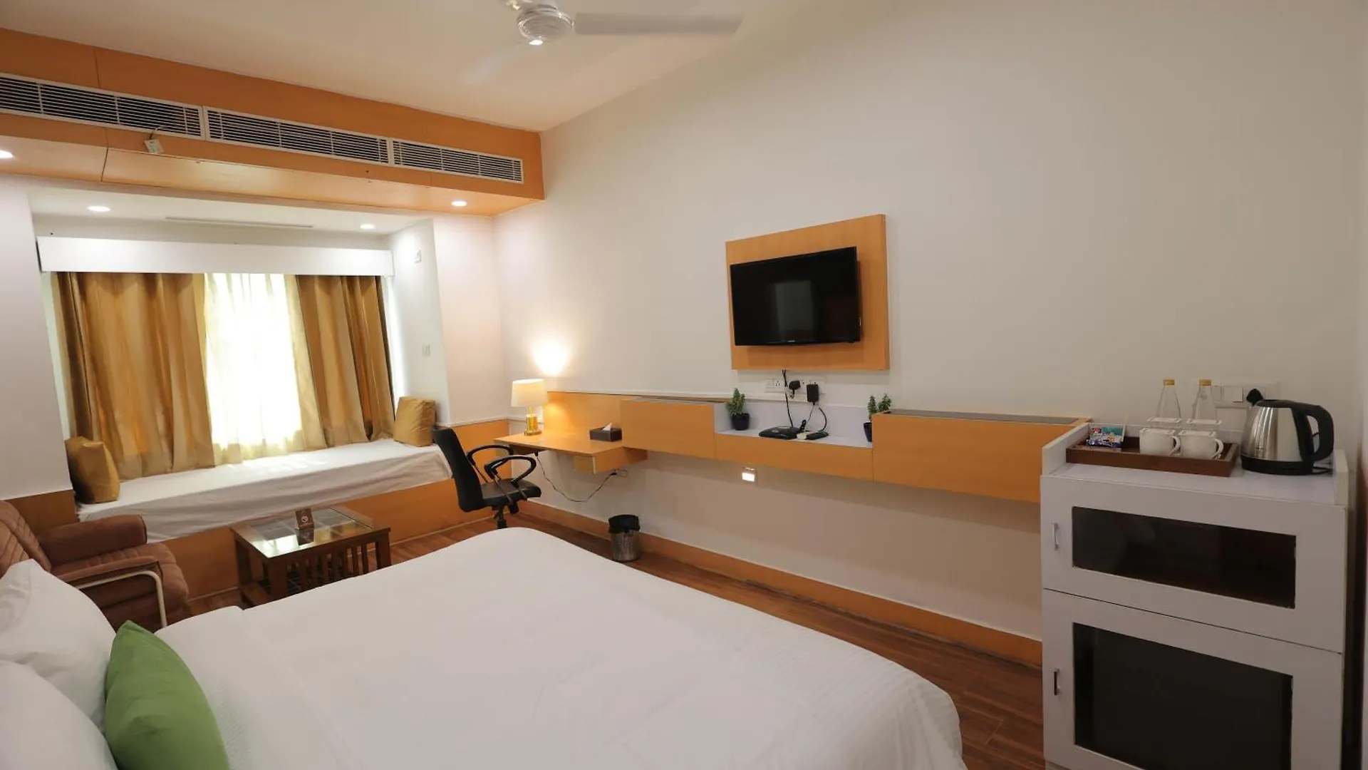 Aliste Millennium City Center Gurgaon Hotel