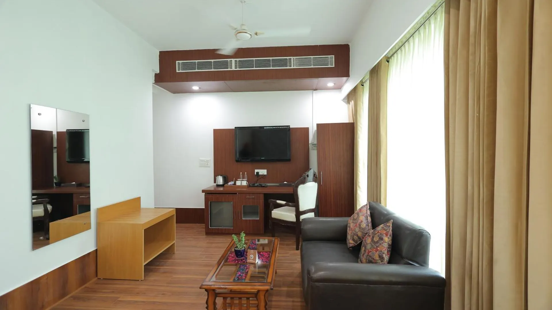 *** Hotel Aliste Millennium City Center Gurgaon Indien