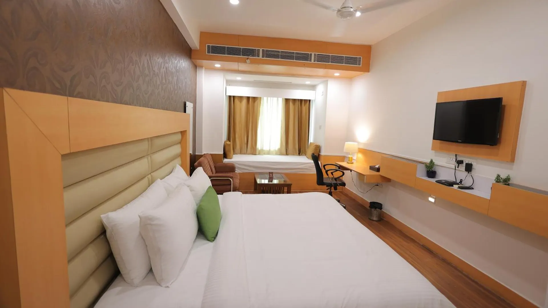 Aliste Millennium City Center Gurgaon 3*,  Indien